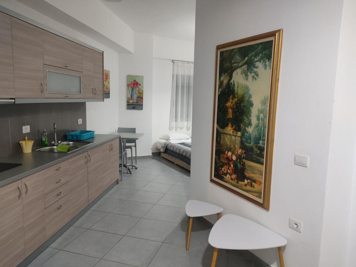Margaritas Apartments Sarandë Exteriör bild